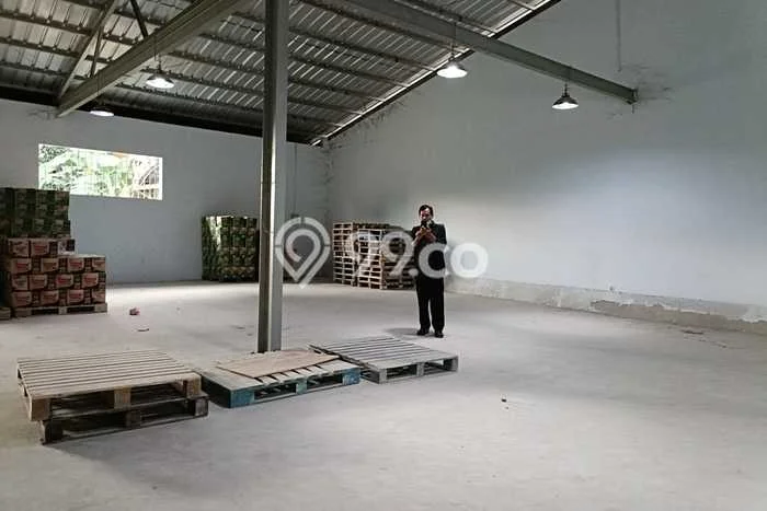 Unit Gudang Tersedia di Penggilingan Spesifikasi LB 1300m2 Unit Gudang Tersedia di Penggilingan Spesifikasi LB 1300m2