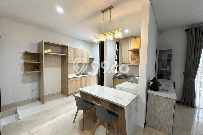 Rumah Cantik Siap Pakai Di BSD Luas 220m2 Lokasi Strategis Rumah Cantik Siap Pakai Di BSD Luas 220m2 Lokasi Strategis