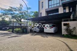 Dijual Rumah Premium dengan Fasilitas Sekitar Komplit di BSD, Tangerang Selatan Dijual Rumah Premium dengan Fasilitas Sekitar Komplit di BSD, Tangerang Selatan