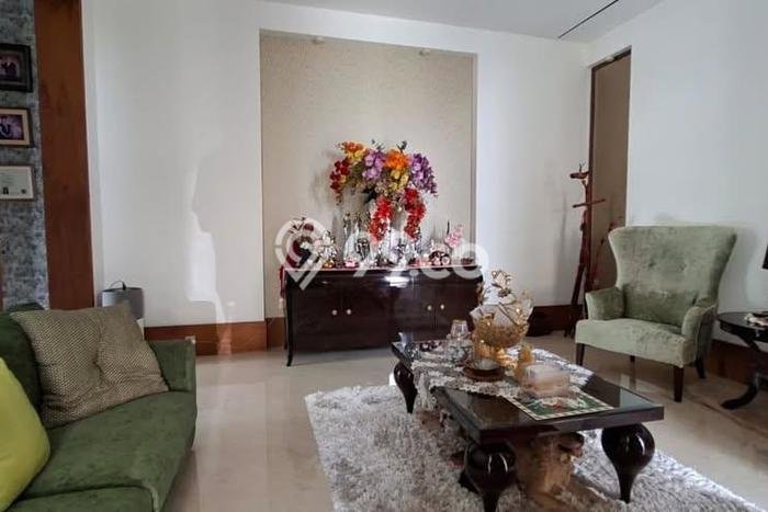 Ready to Use! Premium House LT 1350m2 Desain Elegan di Cipete Ready to Use! Premium House LT 1350m2 Desain Elegan di Cipete