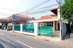 Hunian Mewah LB 330m2 Siap Pakai Desain Elegan di Mampang, Jakarta Selatan Hunian Mewah LB 330m2 Siap Pakai Desain Elegan di Mampang, Jakarta Selatan