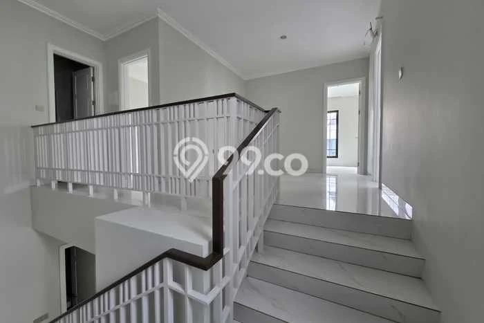 Disewakan Rumah Murah di Summarecon Crown Gading Bekasi Punya 5 Kamar Tidur Disewakan Rumah Murah di Summarecon Crown Gading Bekasi Punya 5 Kamar Tidur