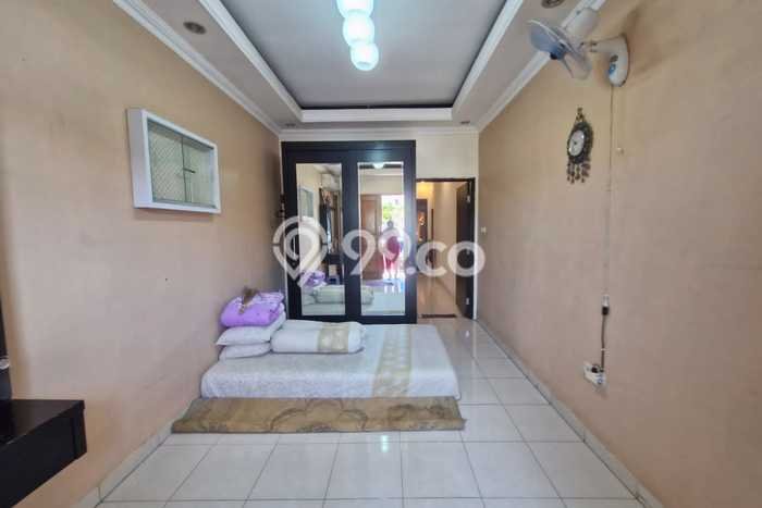 Siap Huni Hunian Elit 7 Kamar di Duren Sawit Dekat ke Mana Saja Siap Huni Hunian Elit 7 Kamar di Duren Sawit Dekat ke Mana Saja