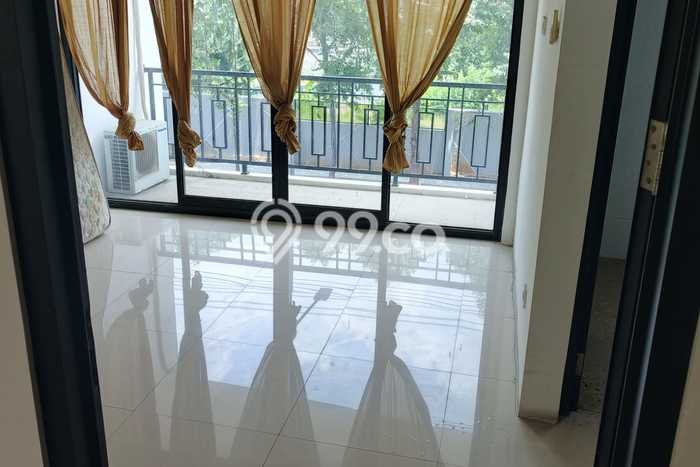 Rumah Strategis Modern Lb 120m2 di Karang Tengah, Tangerang Rumah Strategis Modern Lb 120m2 di Karang Tengah, Tangerang