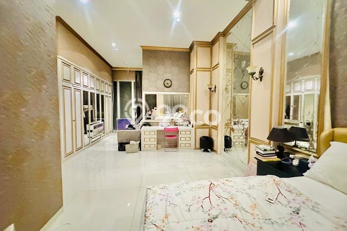 Rumah Mewah Siap Huni LT 227m2 di Sambikerep, Surabaya Rumah Mewah Siap Huni LT 227m2 di Sambikerep, Surabaya