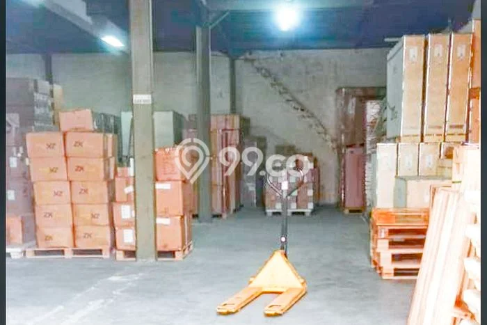 Area Ramai! Gudang Dijual di Tangerang untuk Bisnis Luas Bangunan 450m2 Area Ramai! Gudang Dijual di Tangerang untuk Bisnis Luas Bangunan 450m2