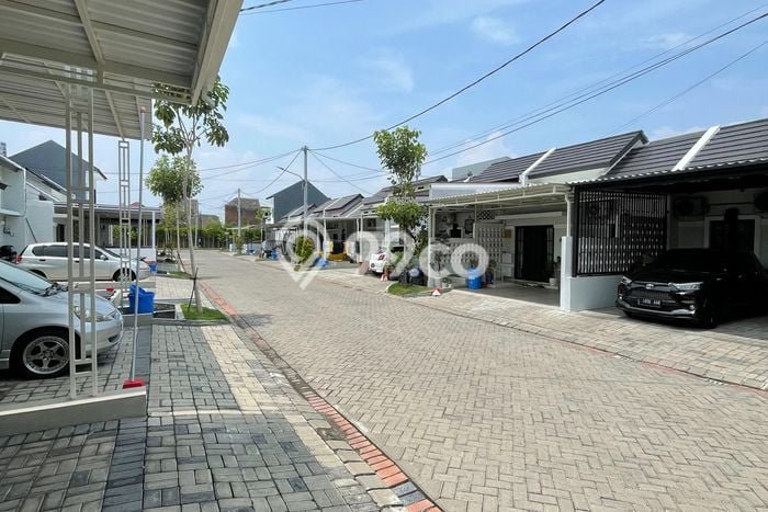For Sale Rumah 2 Kamar Lokasi Strategis Nyaman dan Strategis di Waru For Sale Rumah 2 Kamar Lokasi Strategis Nyaman dan Strategis di Waru