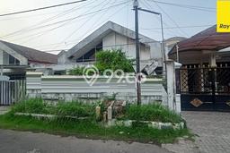 Jual Rumah Mewah Megah Dengan View Eksklusif di kertajaya, Surabaya Jual Rumah Mewah Megah Dengan View Eksklusif di kertajaya, Surabaya