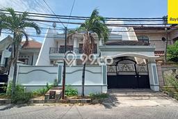 Rumah Elit Modern Tanpa Renovasi di Kutisari Surabaya Rumah Elit Modern Tanpa Renovasi di Kutisari Surabaya