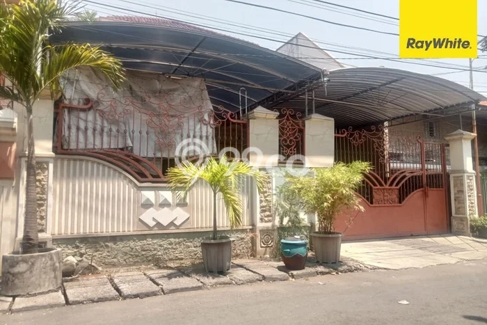 Siap Huni Hunian Elit 4 Kamar di Tambaksari Dekat ke Mana Saja Siap Huni Hunian Elit 4 Kamar di Tambaksari Dekat ke Mana Saja