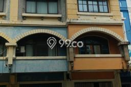 Ruko Dijual Lokasi Stratagis di Tenggilis Mejoyo Surabaya Cocok untuk Bisnis Ruko Dijual Lokasi Stratagis di Tenggilis Mejoyo Surabaya Cocok untuk Bisnis