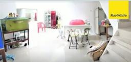 Dijual Cepat Rumah Favorit Siap Huni LB 220m2 di Tambaksari, Surabaya Dijual Cepat Rumah Favorit Siap Huni LB 220m2 di Tambaksari, Surabaya