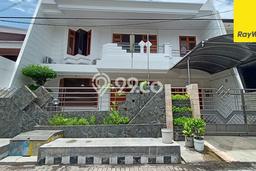 Ready to Use! Premium House LT 300m2 Desain Elegan di Manyar Ready to Use! Premium House LT 300m2 Desain Elegan di Manyar