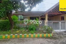 For Sale Rumah 3 Kamar Lokasi Ideal Nyaman dan Strategis di Rungkut For Sale Rumah 3 Kamar Lokasi Ideal Nyaman dan Strategis di Rungkut