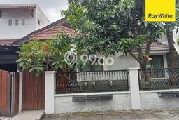Rumah Luxury Modern Tanpa Renovasi di Kedung Baruk Surabaya Rumah Luxury Modern Tanpa Renovasi di Kedung Baruk Surabaya