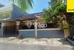 For Sale Rumah 4 Kamar Lokasi Ideal Bagus dan Strategis di Tenggilis Mejoyo For Sale Rumah 4 Kamar Lokasi Ideal Bagus dan Strategis di Tenggilis Mejoyo