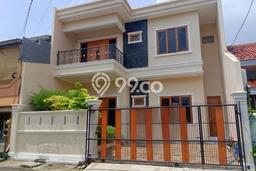 Rumah Elit LB 270m2 Siap Huni Desain Elegan di Pulo Asem, Jakarta Timur Rumah Elit LB 270m2 Siap Huni Desain Elegan di Pulo Asem, Jakarta Timur