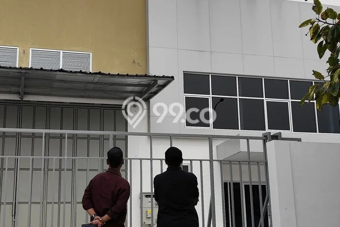Gudang Disewa di Bekasi dengan LB 1317m2 Area Komersial Ramai Gudang Disewa di Bekasi dengan LB 1317m2 Area Komersial Ramai