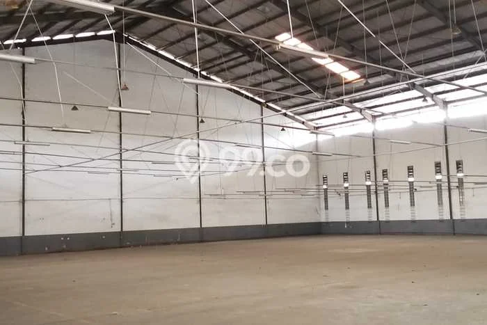 Unit Gudang Disewakan di Narogong di Area Ramai & Strategis Unit Gudang Disewakan di Narogong di Area Ramai & Strategis
