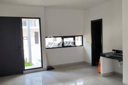 LOKASI STRATEGIS! Rumah di Cakung, Akses ke Tol, 5 KT, LT 112m² Bangunan 200m² LOKASI STRATEGIS! Rumah di Cakung, Akses ke Tol, 5 KT, LT 112m² Bangunan 200m²