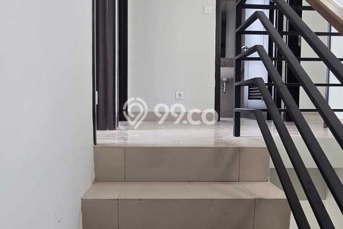 Sewa Rumah Harga Terjangkau di Summarecon Crown Gading Bekasi dengan 4 KT Sewa Rumah Harga Terjangkau di Summarecon Crown Gading Bekasi dengan 4 KT