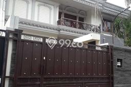 Sewa Rumah Strategis LT 515m2 / LB 800m2 di Pejaten, Jakarta Selatan Sewa Rumah Strategis LT 515m2 / LB 800m2 di Pejaten, Jakarta Selatan