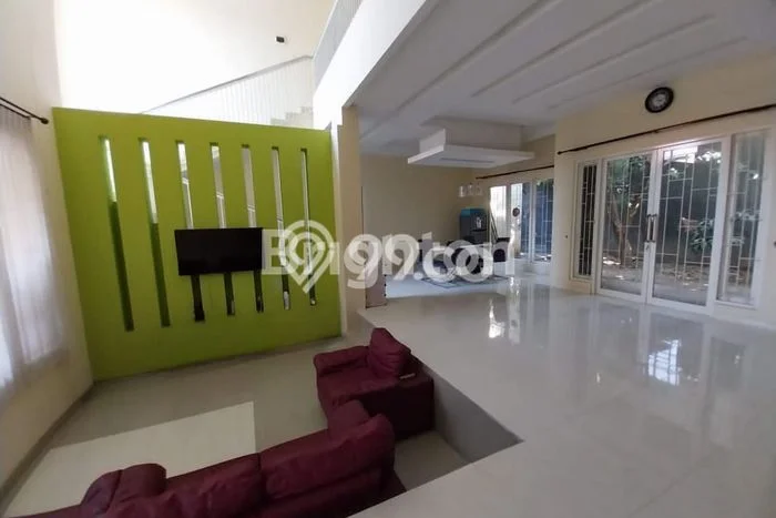 Hunian Mewah Dijual LT 300m2 di Rungkut, Surabaya Hunian Mewah Dijual LT 300m2 di Rungkut, Surabaya