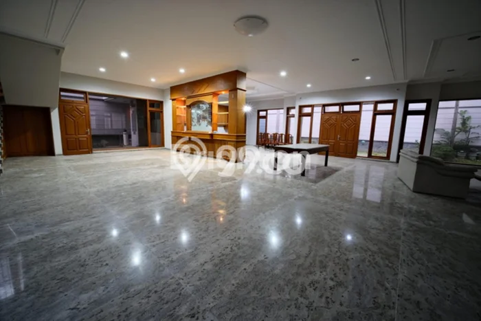 Rumah Luxury Modern Tanpa Renovasi di Sukomanunggal Surabaya Rumah Luxury Modern Tanpa Renovasi di Sukomanunggal Surabaya