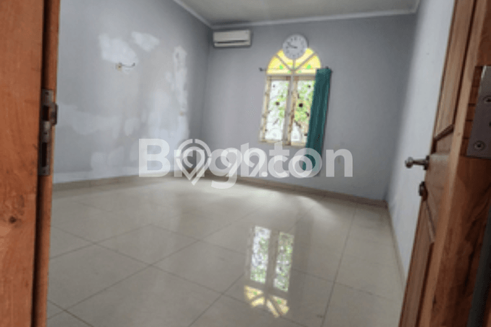 Hot Offer Hunian Premium Ideal dan Luas di Wonocolo, Surabaya Hot Offer Hunian Premium Ideal dan Luas di Wonocolo, Surabaya