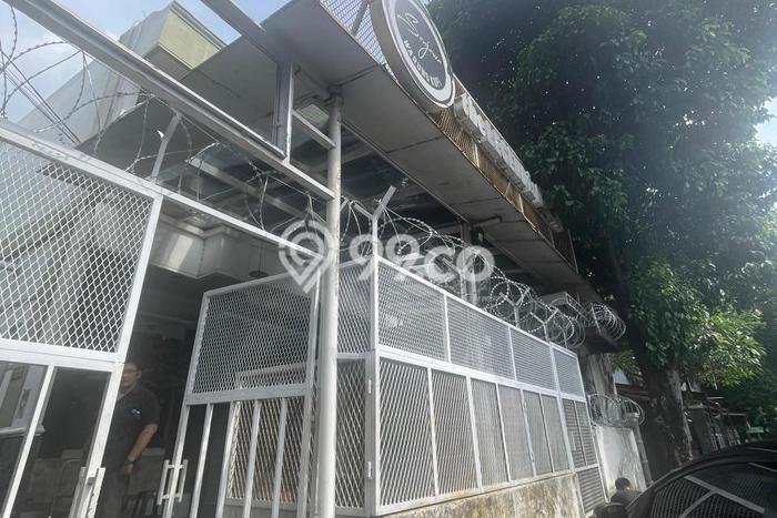 Untuk Dijual! Komersial di Bintaro Tangerang Selatan LT 464m2 / LB 500m2 Kawasan Strategis Untuk Dijual! Komersial di Bintaro Tangerang Selatan LT 464m2 / LB 500m2 Kawasan Strategis