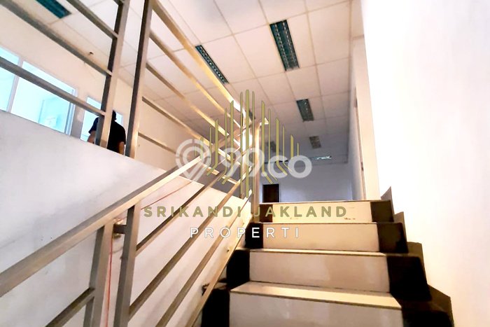 Disewakan Ruko di Kawasan Ramai Warung Buncit Luas 1200m2 Disewakan Ruko di Kawasan Ramai Warung Buncit Luas 1200m2