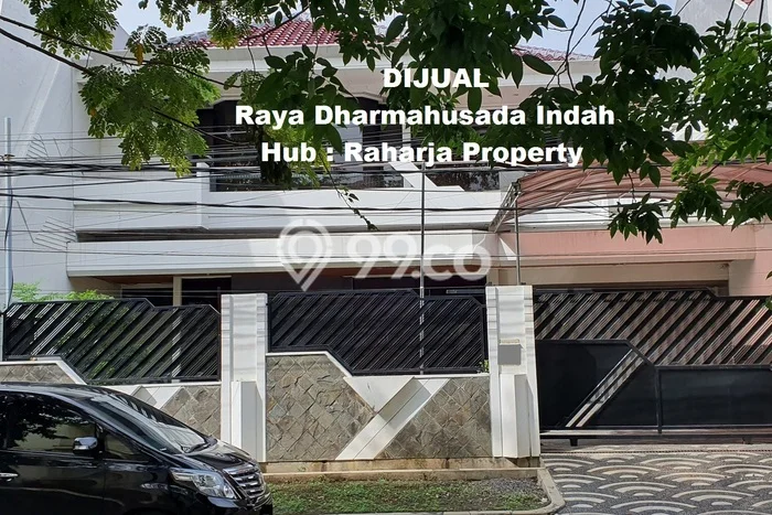Rumah Elit Modern Tanpa Renovasi di Dharma Husada Surabaya Rumah Elit Modern Tanpa Renovasi di Dharma Husada Surabaya