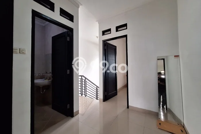 Rumah Luxury Modern Tanpa Renovasi di Pejaten Jakarta Selatan Rumah Luxury Modern Tanpa Renovasi di Pejaten Jakarta Selatan