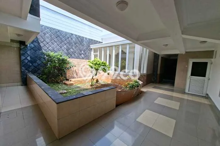 Rumah Modern Disewakan di Menteng Jakarta Pusat Area Sangat Strategis Rumah Modern Disewakan di Menteng Jakarta Pusat Area Sangat Strategis