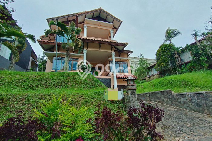 Rumah Elit LB 230m2 Siap Huni Desain Elegan di Dago Pakar, Bandung Rumah Elit LB 230m2 Siap Huni Desain Elegan di Dago Pakar, Bandung