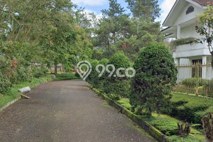 Hunian Elit LB 300m2 Siap Pakai Desain Elegan di Lembang, Bandung Hunian Elit LB 300m2 Siap Pakai Desain Elegan di Lembang, Bandung