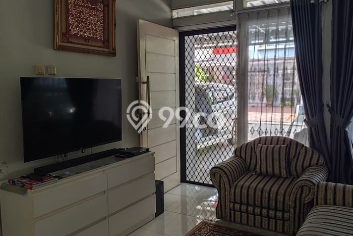 Jual Rumah Bagus Siap Huni LB 130m2 di Cakung, Jakarta Timur Jual Rumah Bagus Siap Huni LB 130m2 di Cakung, Jakarta Timur