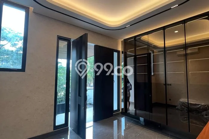 Sewa Rumah Strategis LT 192m2 / LB 300m2 di Pantai Indah Kapuk, Jakarta Utara Sewa Rumah Strategis LT 192m2 / LB 300m2 di Pantai Indah Kapuk, Jakarta Utara