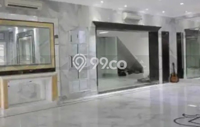 Rumah Budget Terbaik Siap Huni di Menteng LT 750m2 Rumah Budget Terbaik Siap Huni di Menteng LT 750m2
