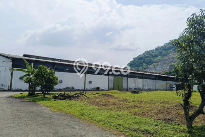 Gudang disewakan di Margaasih Bandung dengan luas bangunan 4800m2 Gudang disewakan di Margaasih Bandung dengan luas bangunan 4800m2