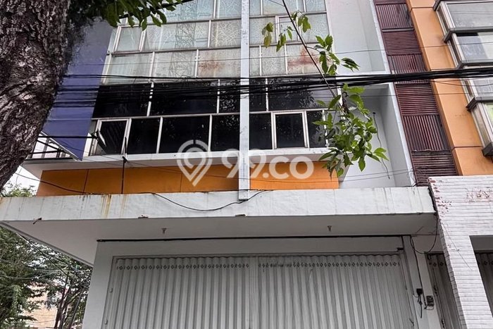 Ruko Disewa di Surabaya dengan LB 400m2 Area Komersial Ramai Ruko Disewa di Surabaya dengan LB 400m2 Area Komersial Ramai