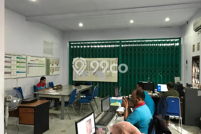 Disewakan Gudang komersial di Mojoagung luas bangunan 250m2 Disewakan Gudang komersial di Mojoagung luas bangunan 250m2