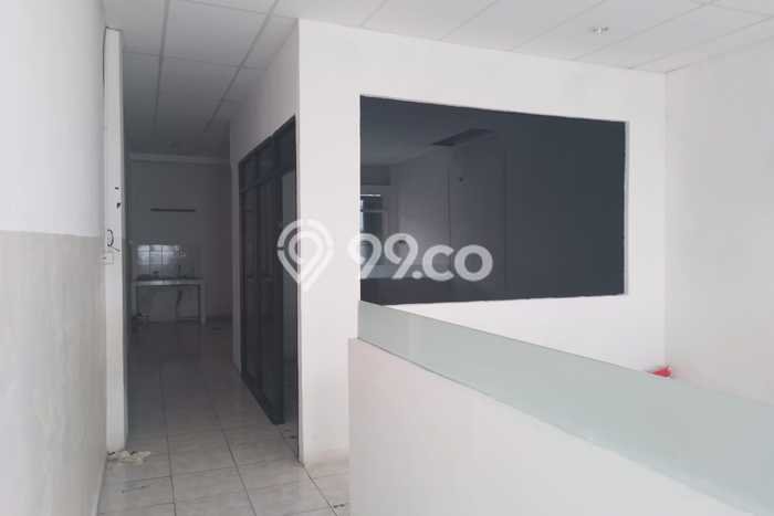 Disewakan Ruko komersial di Kebomas luas bangunan 180m2 Disewakan Ruko komersial di Kebomas luas bangunan 180m2
