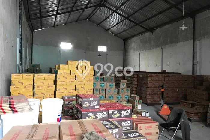 Disewakan Gudang komersial di Mojoagung luas bangunan 250m2 Disewakan Gudang komersial di Mojoagung luas bangunan 250m2