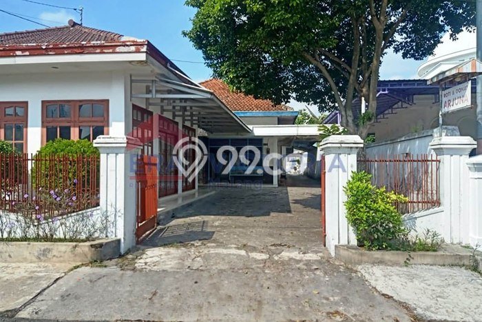 Dijual Komersial di Kota, Luas 1100m2m², Lokasi Strategis Dijual Komersial di Kota, Luas 1100m2m², Lokasi Strategis