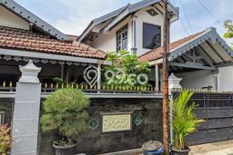 Rumah Modern 4 Kamar LT 218m2 di Unimas Garden Waru Rumah Modern 4 Kamar LT 218m2 di Unimas Garden Waru
