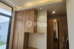 For Sale Hunian Rumah Terawat 3 KT di BSD City, Tangerang For Sale Hunian Rumah Terawat 3 KT di BSD City, Tangerang