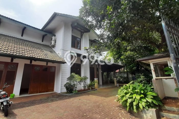 Ready to Use! Premium House LT 348m2 Desain Modern di Pondok Indah Ready to Use! Premium House LT 348m2 Desain Modern di Pondok Indah