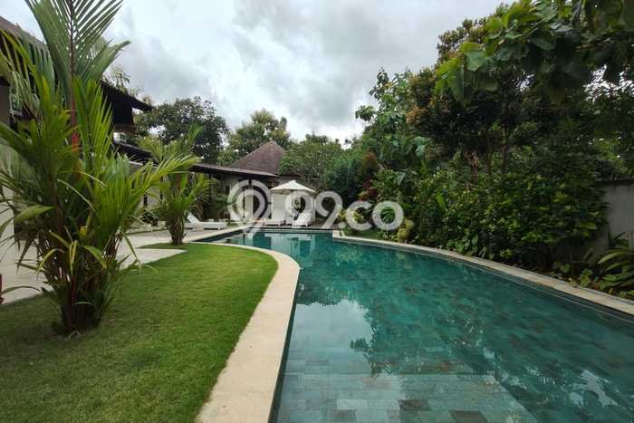 Hunian Elit LB 497m2 Siap Huni Desain Elegan di Jimbaran, Badung Hunian Elit LB 497m2 Siap Huni Desain Elegan di Jimbaran, Badung