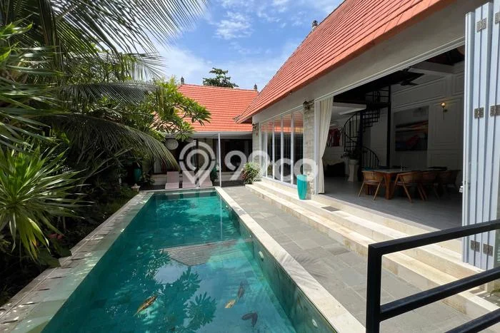 Rumah Elit LB 210m2 Siap Pakai Desain Elegan di Kerobokan, Badung Rumah Elit LB 210m2 Siap Pakai Desain Elegan di Kerobokan, Badung